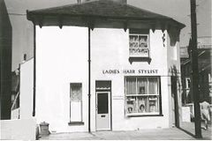 Doreen-Ladies-Hairdressers-78-Manor-Road-Hastings.-2nd-May-1964.